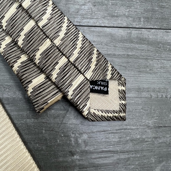 Vitaliano Pancaldi Cream w/ Grey & Gold Abstract Pattern Tie - Picture 6 of 7